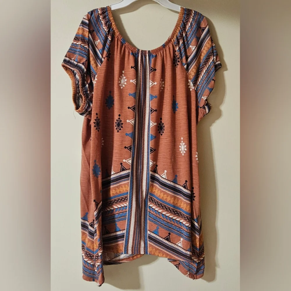2X ABSOLUTELY FAMOUS AZTEC PRINT TOP - Picture 2 of 2